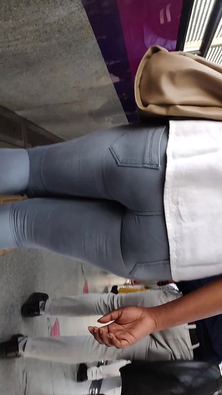 Desi girl big Ass cheeks swinging in slow motion