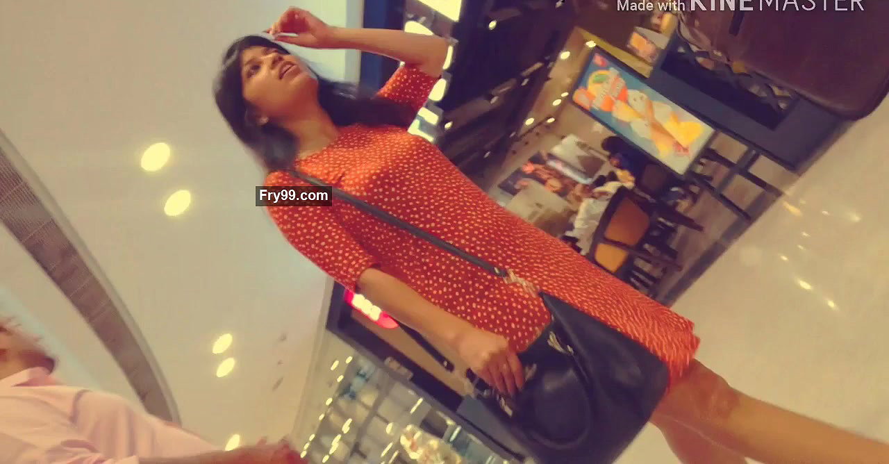 Desi Girl Upskirt in Mall HD