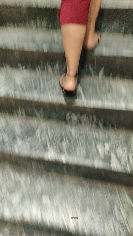 Desi housewife round ass show in tight pajamas