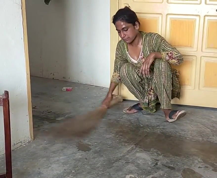 Desi Maid