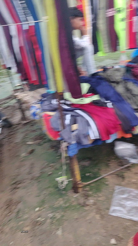 Desi MILF hot Boobs and Milky body candid capture in market