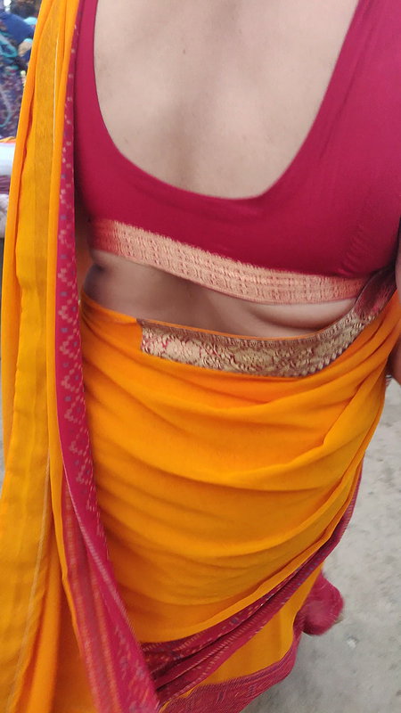 Desi MILF hot Boobs and Milky body candid capture in market