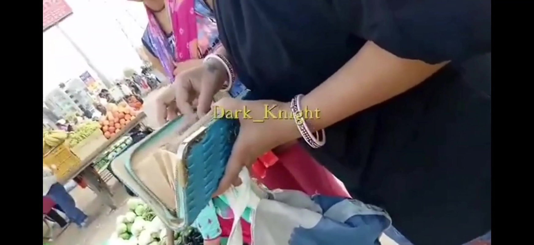 Desi MILF milky cleavage closeup shot by voyeur