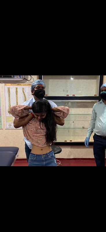 Desi slim beautiful babe navel show