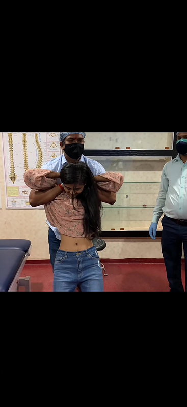 Desi slim beautiful babe navel show