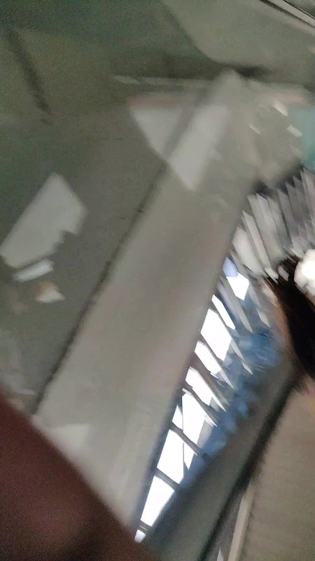 Desi young babe fleshy thighs closeup on escalator