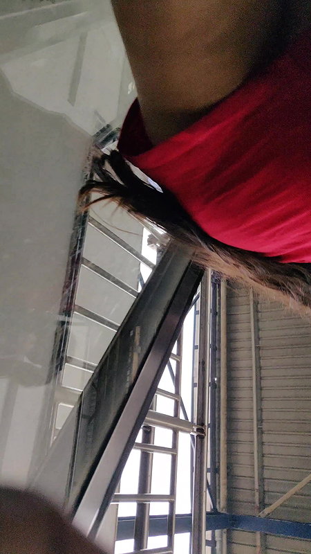 Desi young babe fleshy thighs closeup on escalator