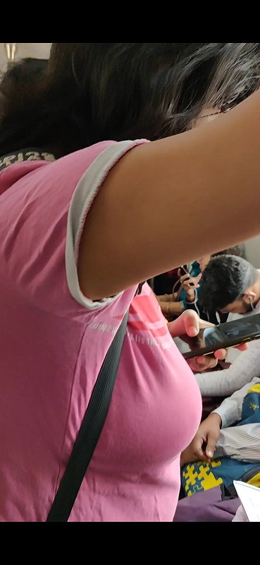 Desi young babe heavy round boobs closeup