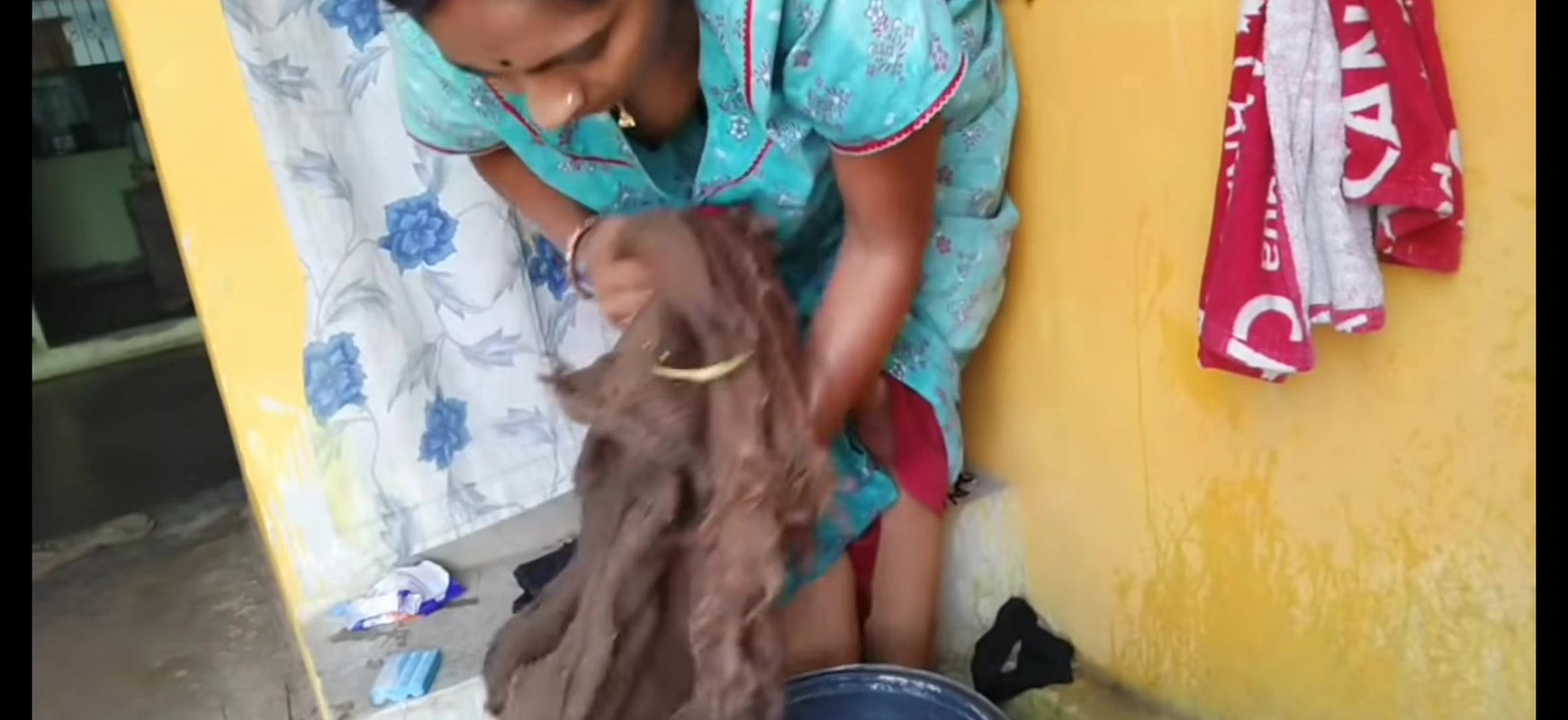 Downblouse boob and nip show