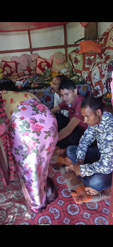 Downblouse huge melons display