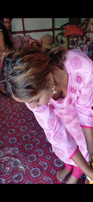 Downblouse huge melons display