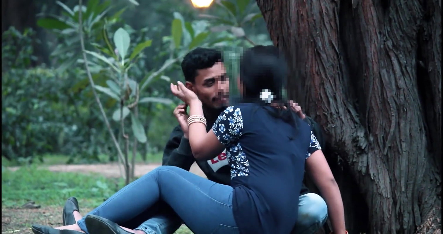 Hot Indian Girl Romance in Public Park