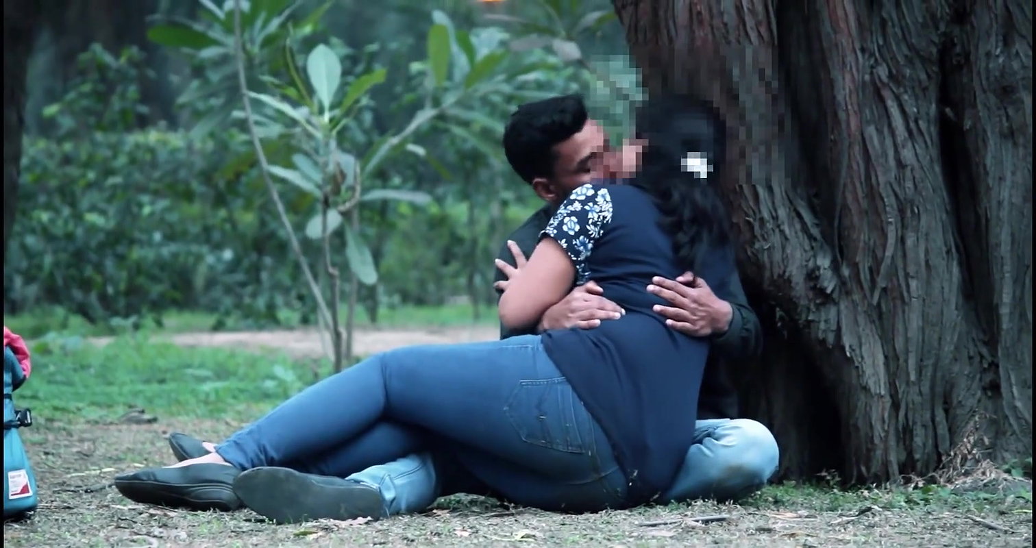Hot Indian Girl Romance in Public Park