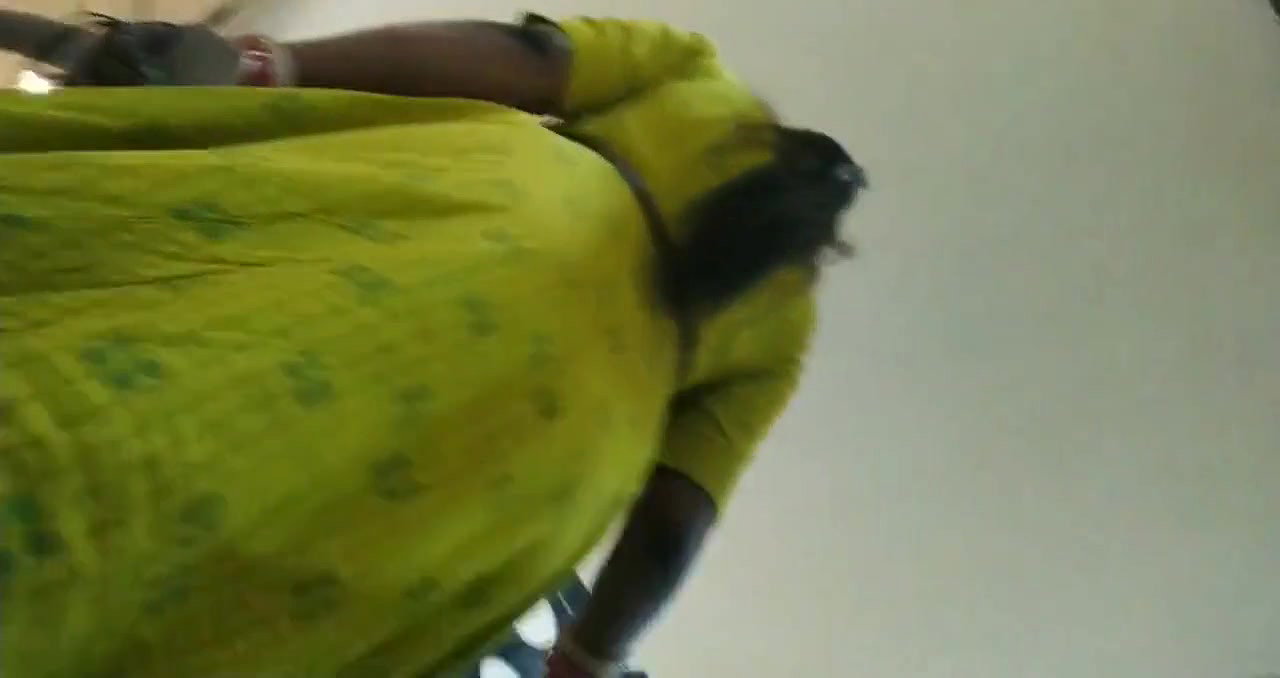 Indian Newly Married chick Upskirt