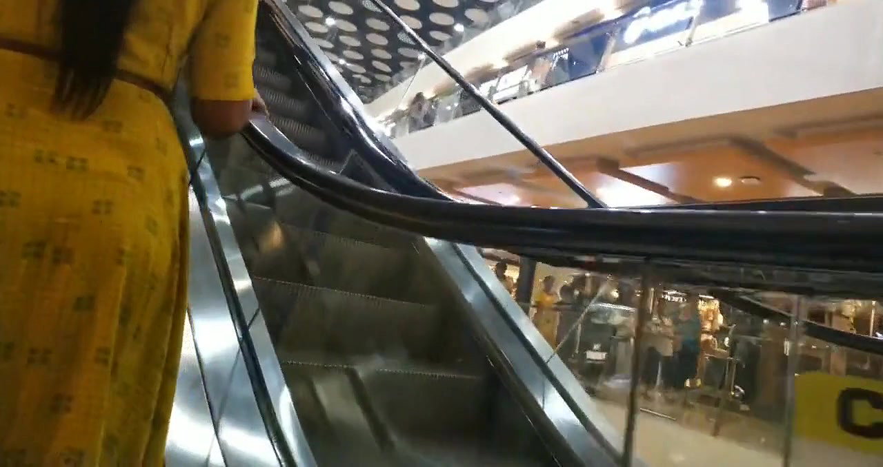 Indian Newly Married chick Upskirt