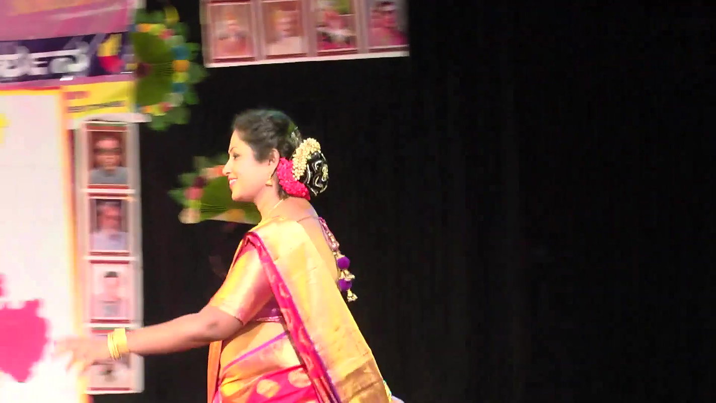 Kannada aunty sexy big navel.mkv