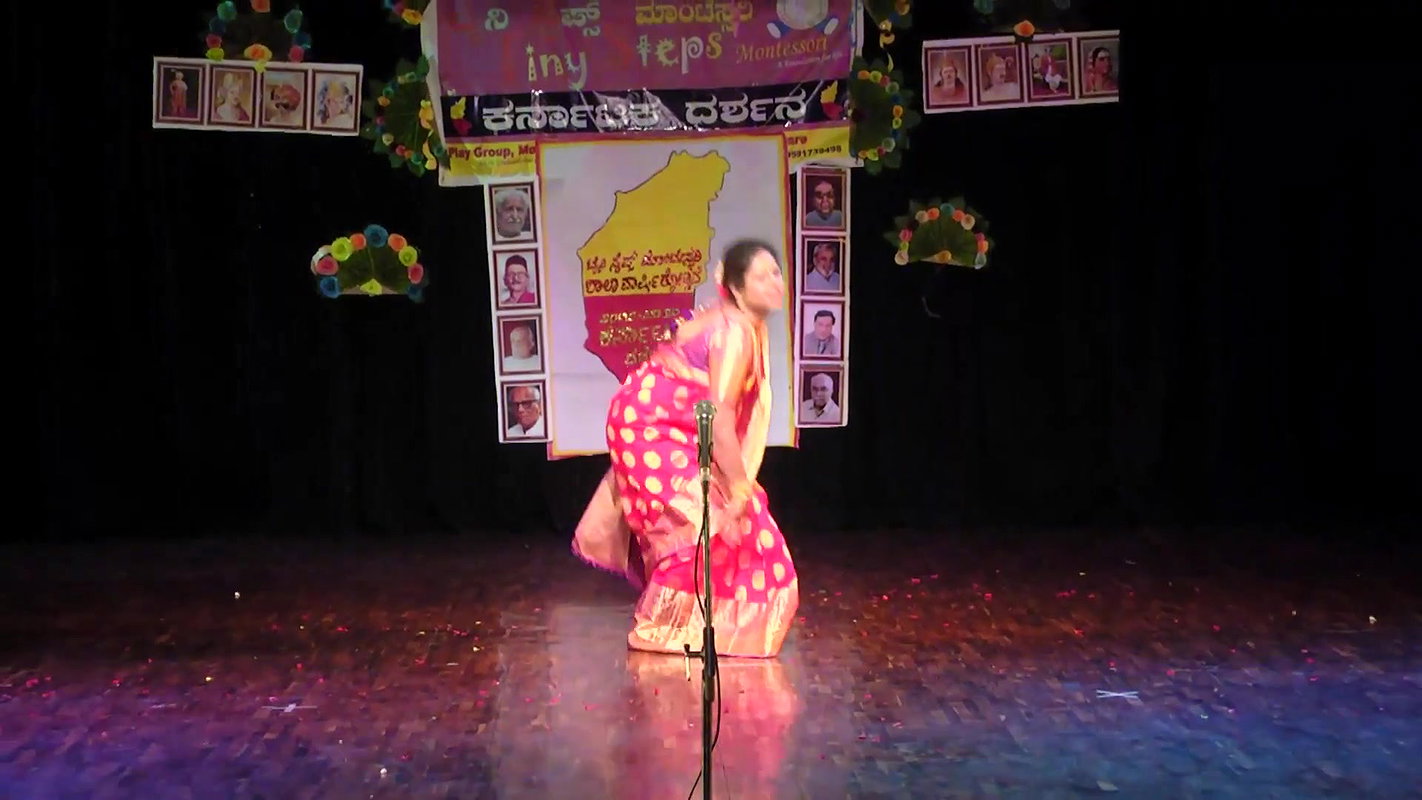 Kannada aunty sexy big navel.mkv