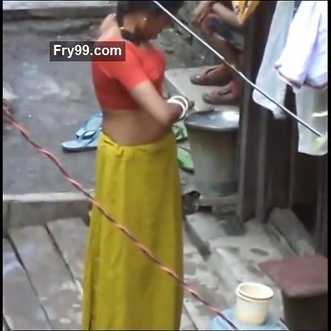 kolkata bhabhi chaning in open