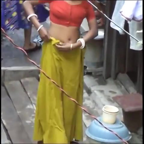 kolkata bhabhi chaning in open