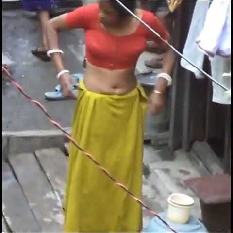 kolkata bhabhi chaning in open
