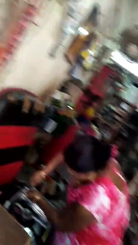 Lady shopkeeper huge cleavage n boob show