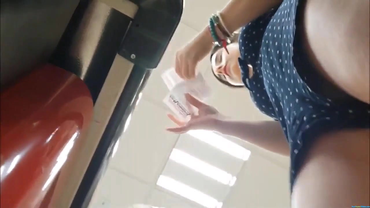 Pretty lady huge round ass cheeks visible in loose dress