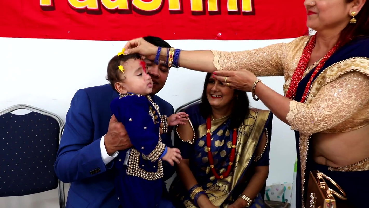 Sexy nepali Milf Big Navel and Boob Sideview