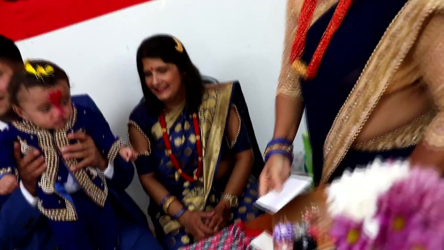 Sexy nepali Milf Big Navel and Boob Sideview