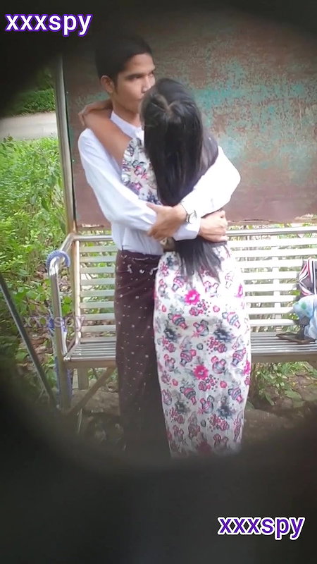 Teen couple smooching and Ass pressing outdoor – voyeur capture