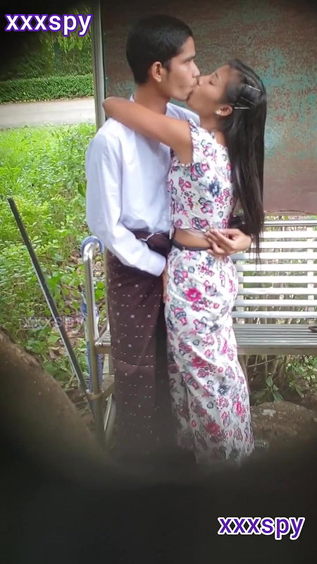 Teen couple smooching and Ass pressing outdoor – voyeur capture