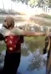 village aunty dress change in pond after bath