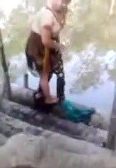 village aunty dress change in pond after bath