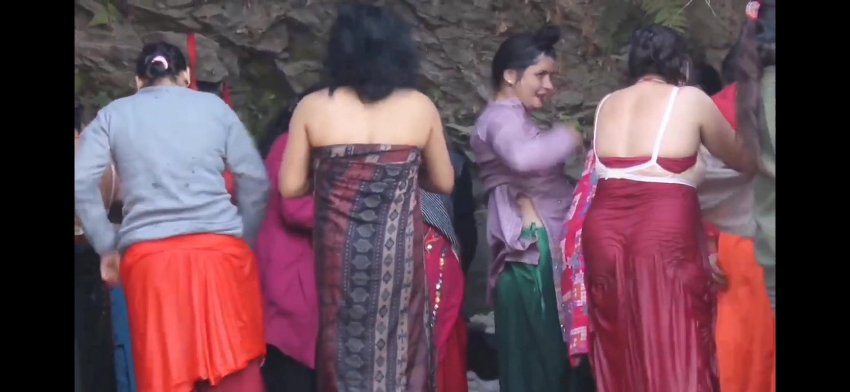 Women bra bare back ass cleavage visible