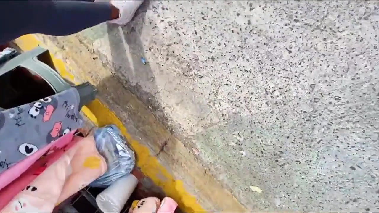 Young girl’s choot and Ass clear impression in tight dress