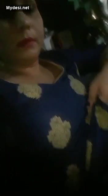 Sexy aunty showing at kitchen