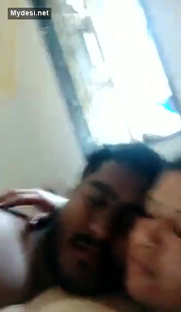 Desi Mature Bhabhi Ynghr deverji Taking selfie