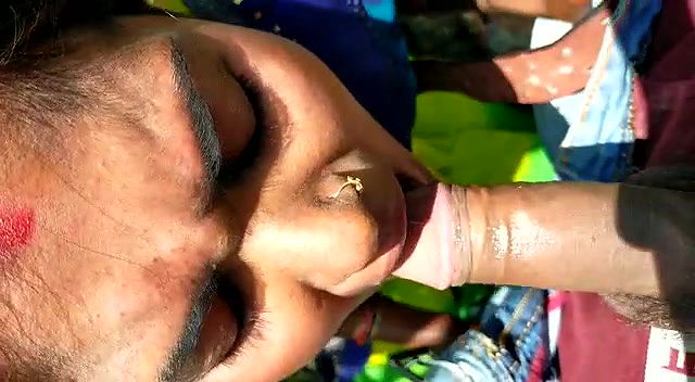 Sexy Bhabhi Outdoor Blowjob