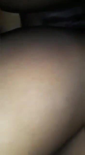 Cute Girl Quick Fucking in Car