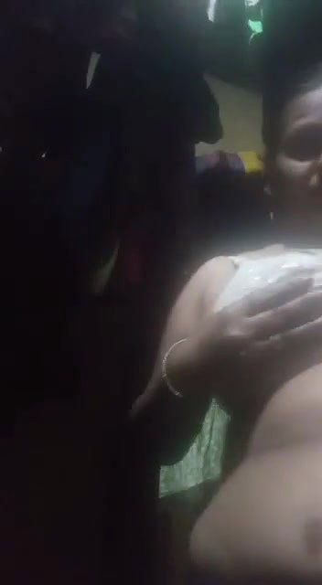 Unsatisfied Bigboob Milf Showing