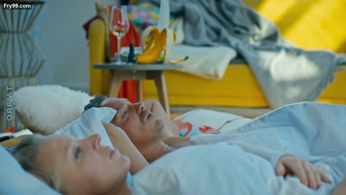 Blonde hotties enjoying enthusiastic sex