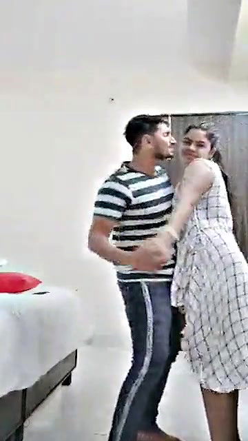 Sexy Delhi unverity cpl enjoying in OYO room
