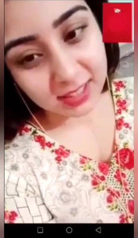 Paki Girl Showing On VideoCall