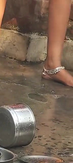 Village bhabhi pissing,recorded by devar