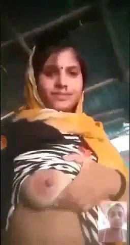 Village bhabhi showing