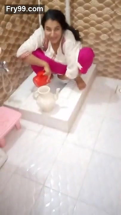 Desi Desi aunty after fucking pee