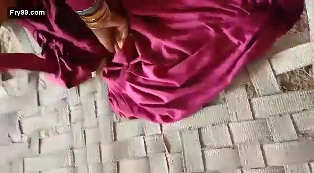 Dewar Bhabhi Caught By VIllage People while Fucking