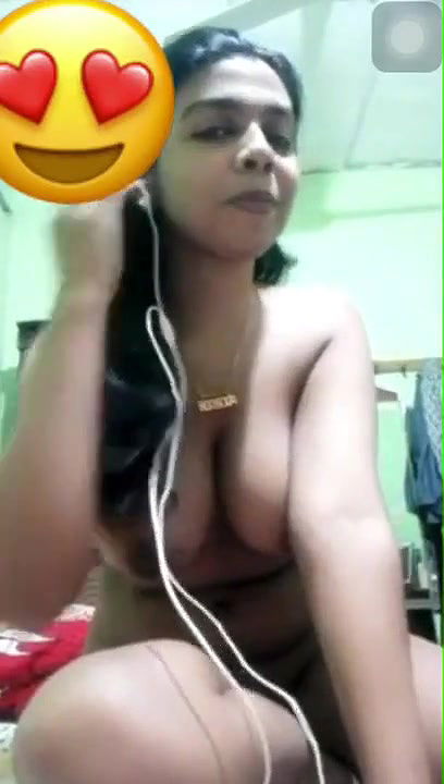 Beautiful Sexy Desi Girl Showing