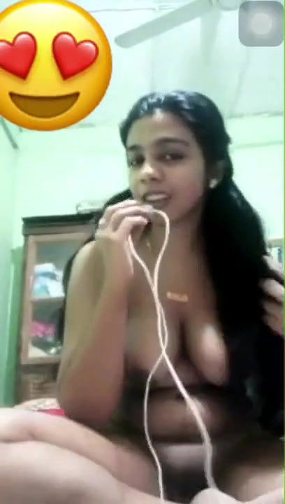 Beautiful Sexy Desi Girl Showing