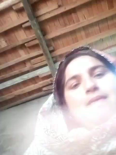 Paki Pashto lady showing big boobs and pussy