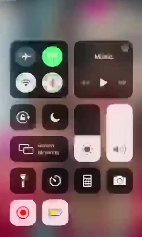 Hot Babe Doing Insta Live But Suddenly her Mom Came Nude from Bathroom